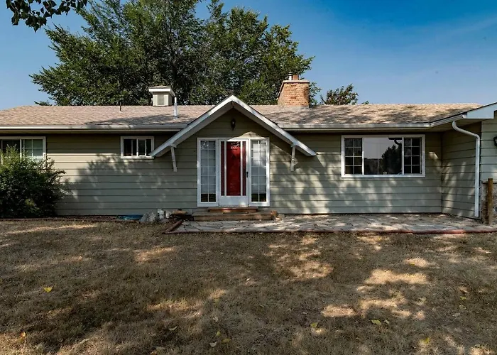 Remodeled Mountain Retreat With Hot Tub And Scenic Views Near Trails In Lander, Wyoming Holiday home *