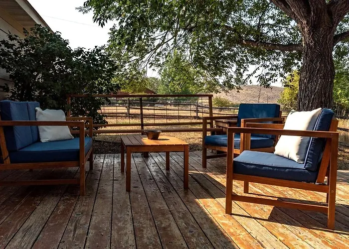 Remodeled Mountain Retreat With Hot Tub And Scenic Views Near Trails In Lander, Wyoming Lander